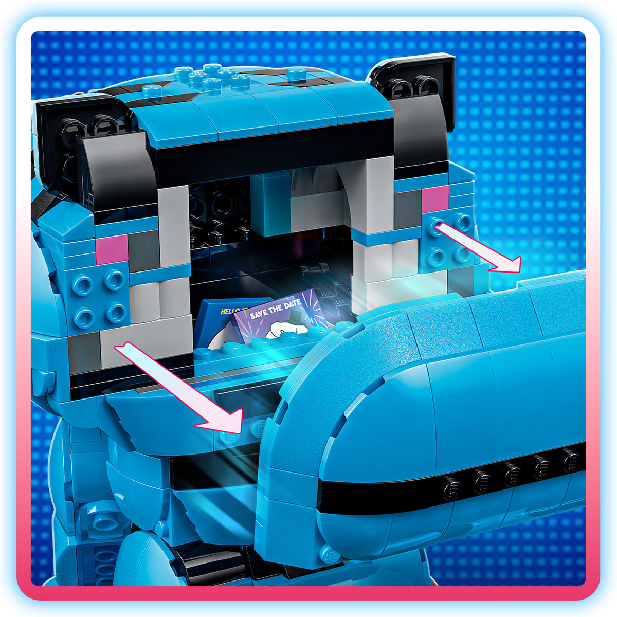 Nahaufnahme des LEGO Tiger Derpy mit geöffnetem Kopf, der ein kleines Schild mit der Aufschrift 'SAVE THE DATE' im Inneren zeigt